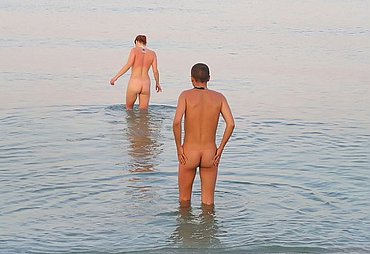 nudism in the street